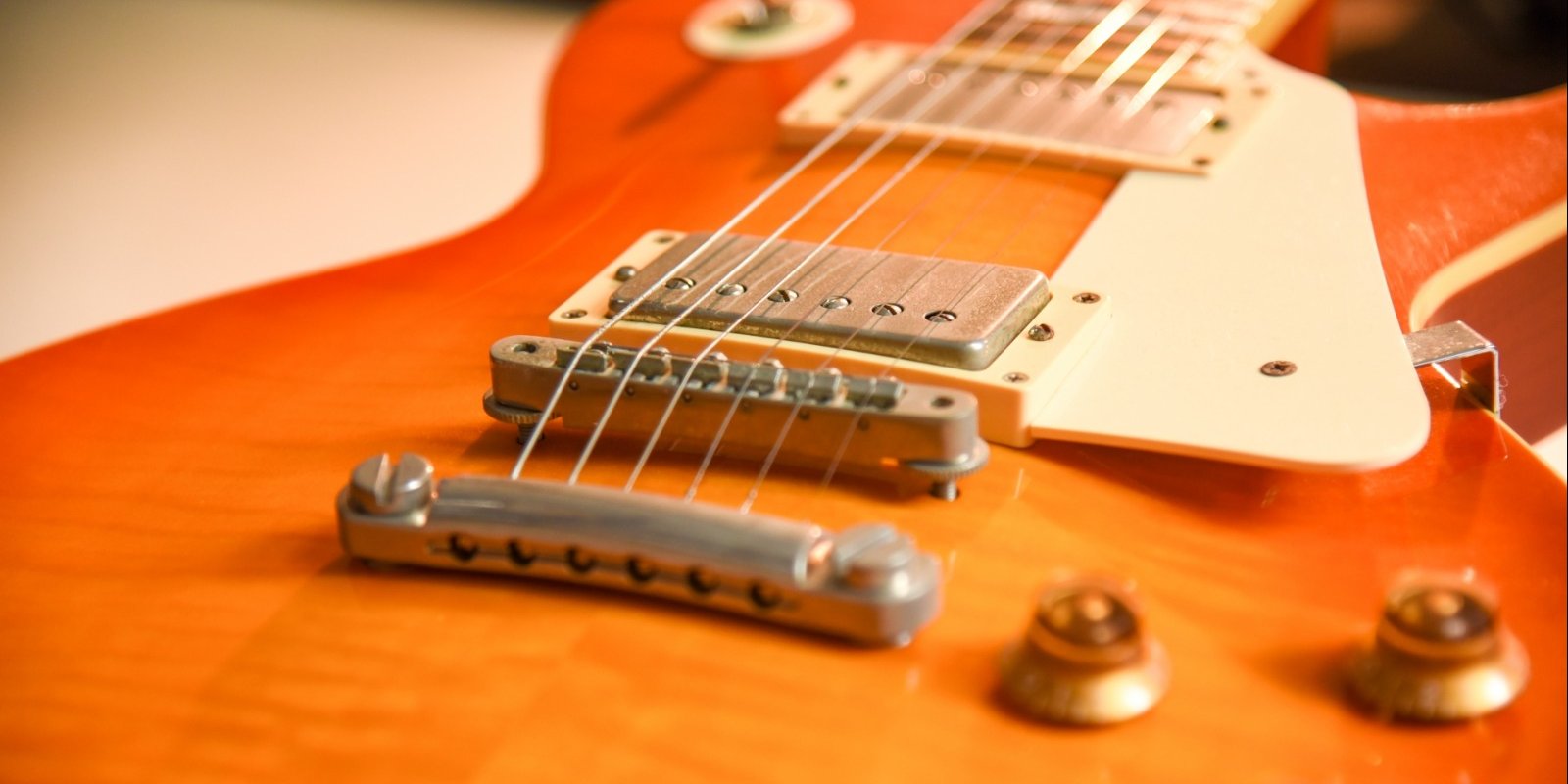 これからエレキギターを始めたい人のためのギターの選び方 - 株式会社